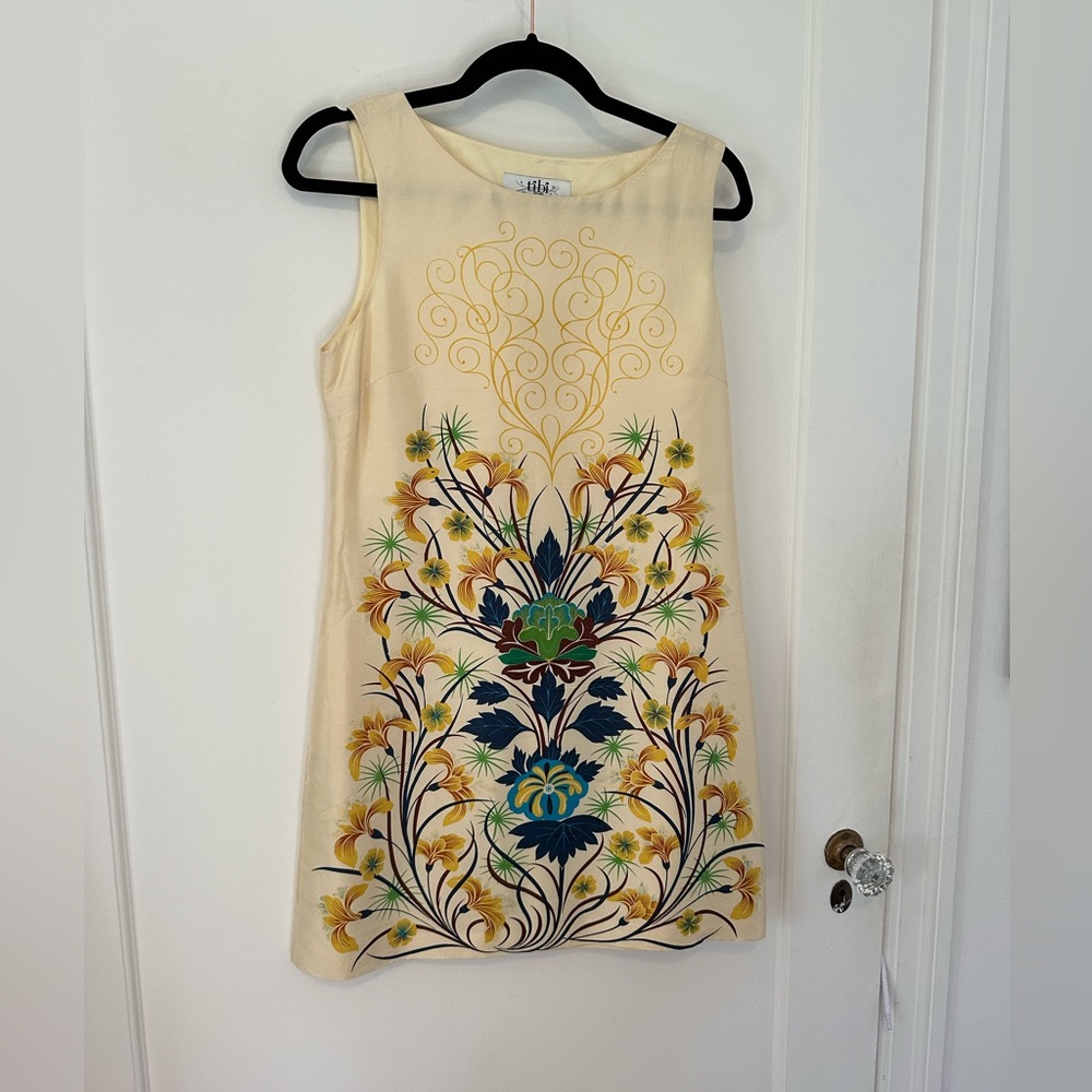 Tibi cream 100% silk mini sheath dress with floral filigree print - size 6